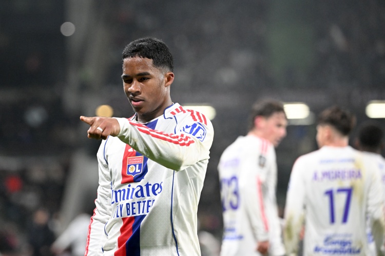 姆巴佩抵达克莱枫丹报到，将随法国队对阵巴西、哥伦比亚