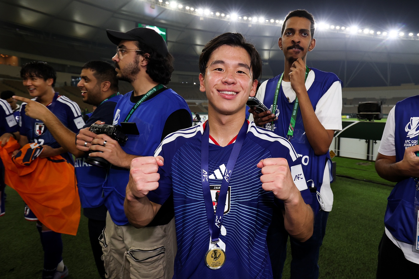 热身赛变全武行！上海市足协：对海港通报批评 海港梯队球员停4场