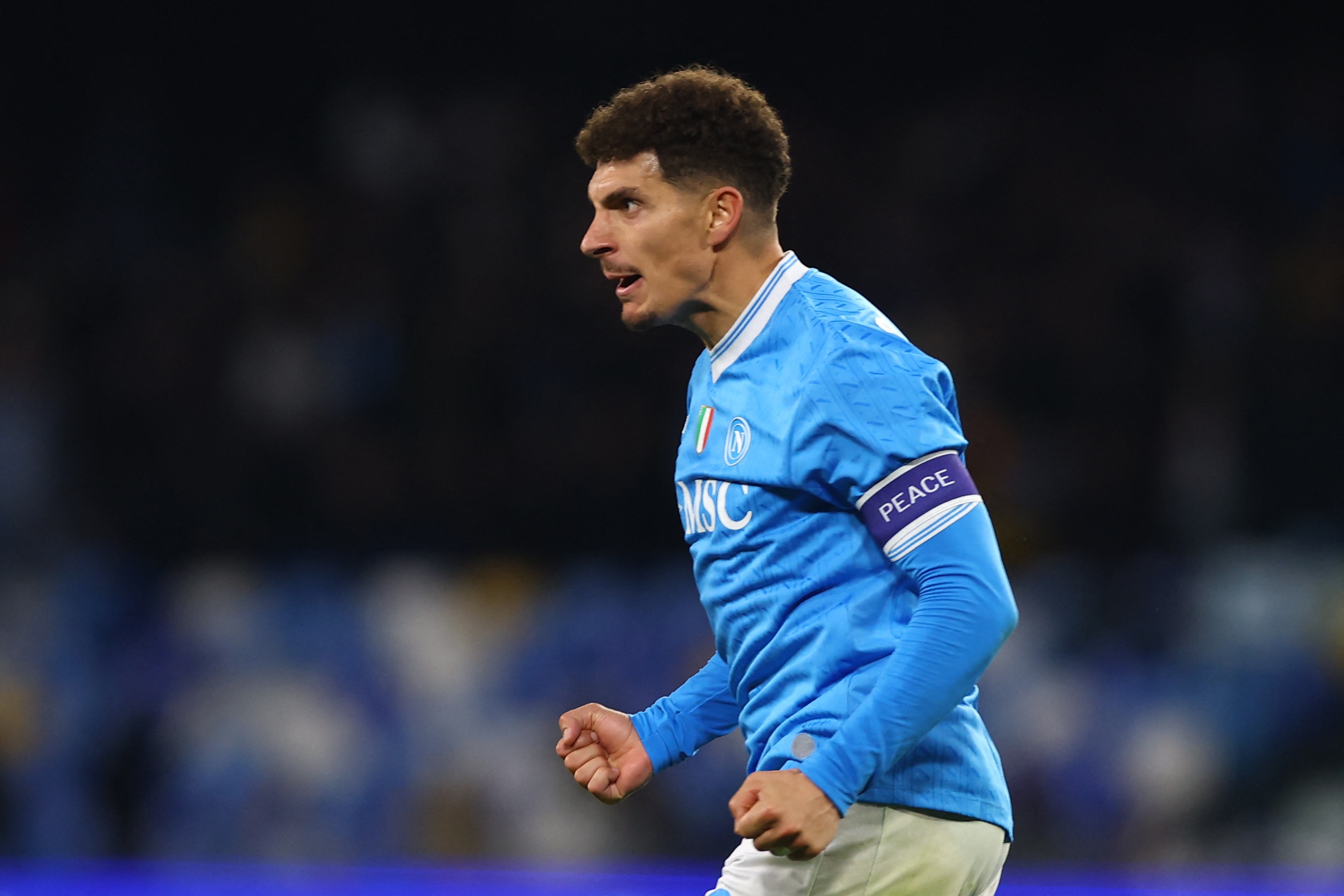 中国国家男子足球队补充征调球员李扬和李镇全