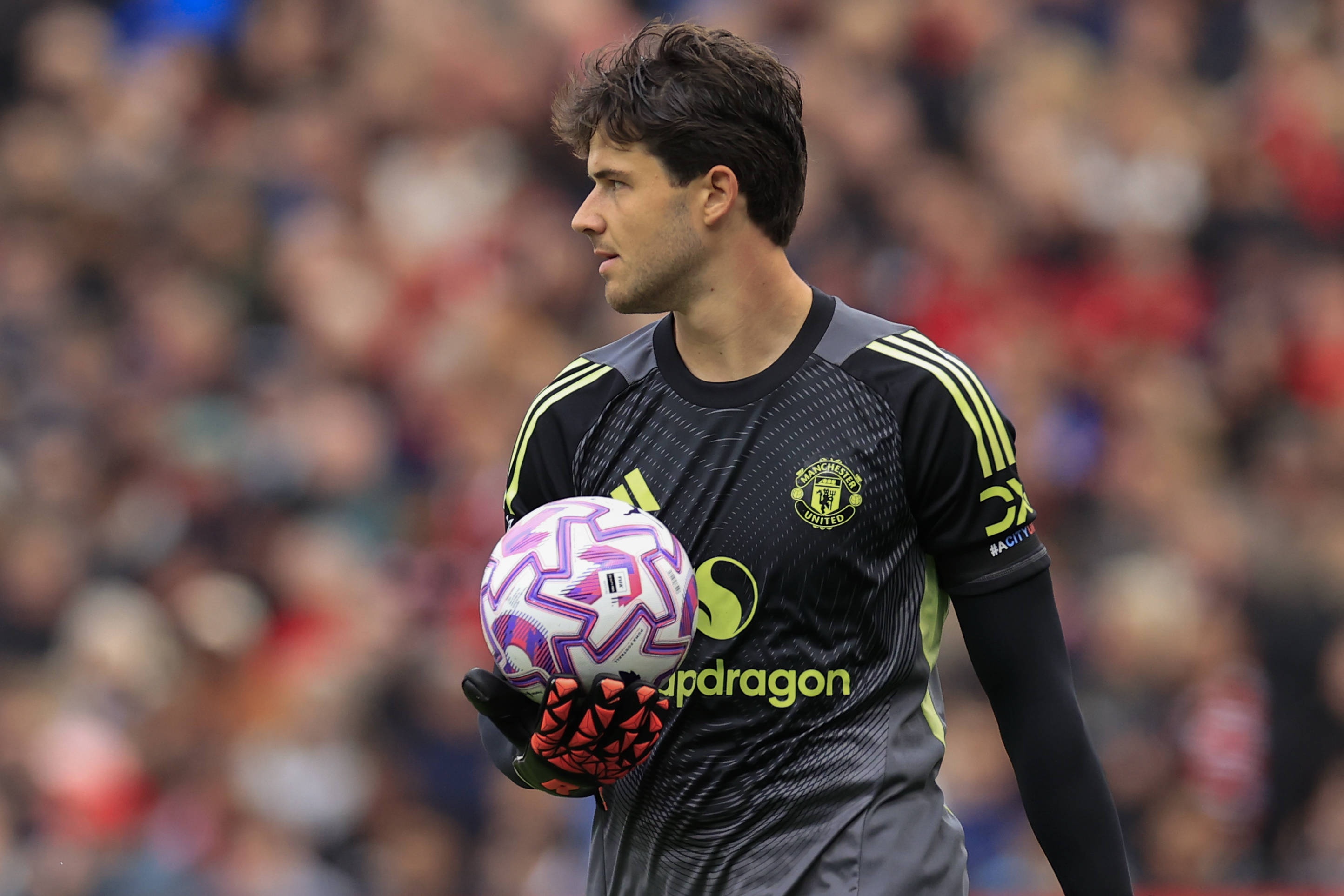 中国国家男子足球队补充征调球员李扬和李镇全